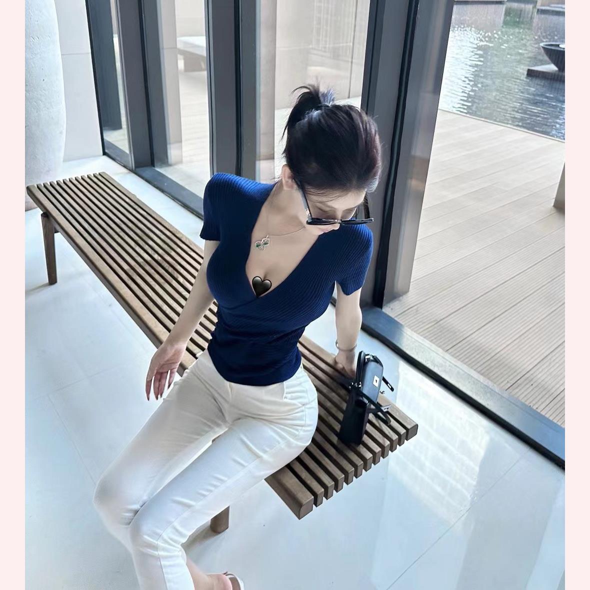 Low Cut Tight Fit Short Sleeve - огляд і ціна T Shirt Tight Fit